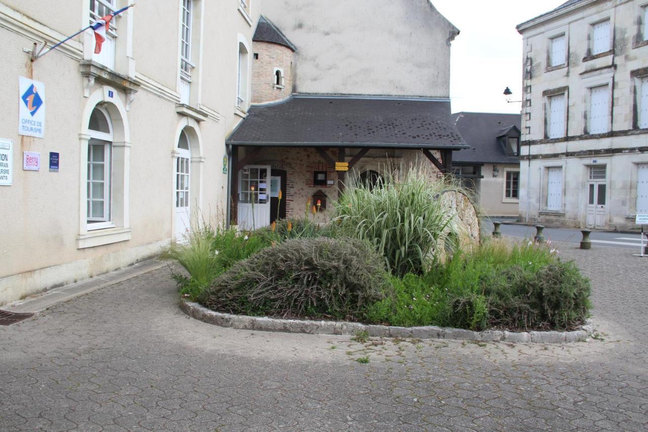 Gite Le Moulin Hotel Mezieres-en-Brenne Exterior photo