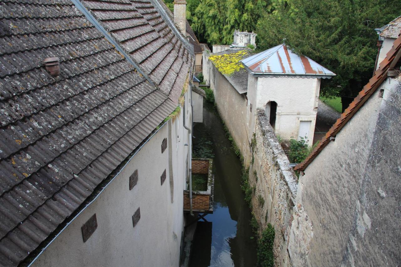 Gite Le Moulin Hotel Mezieres-en-Brenne Exterior photo